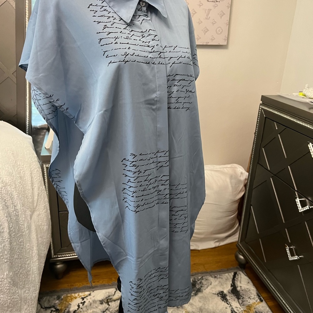 Cute blouse - Picture 2 of 6